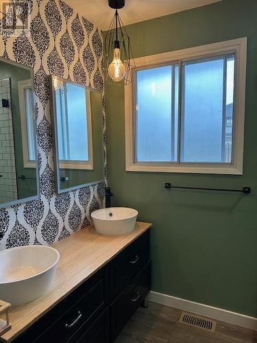 5723 Richards Crescent, Vernon, BC - Indoor Photo Showing Bathroom