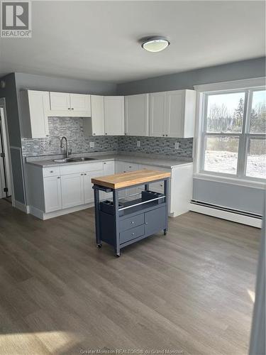1332 Lawson, Saint-Norbert, NB - Indoor Photo Showing Kitchen With Upgraded Kitchen