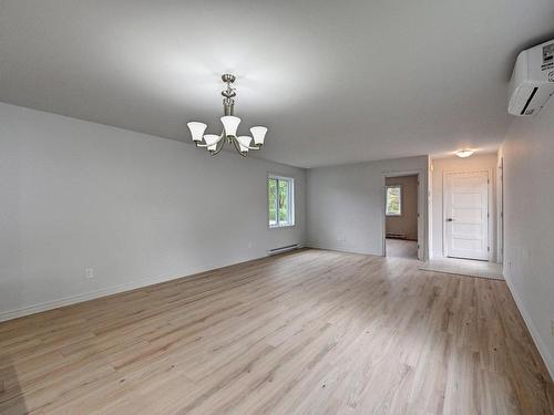 Dining room - 573 29E Avenue Du Domaine, Sainte-Marthe-Sur-Le-Lac, QC - Indoor Photo Showing Other Room