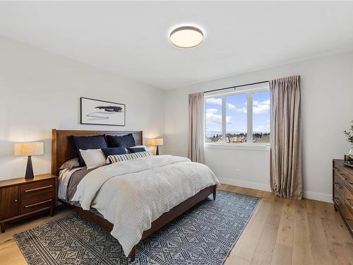 10B-387 Arizona Dr, Campbell River, BC - Indoor Photo Showing Bedroom