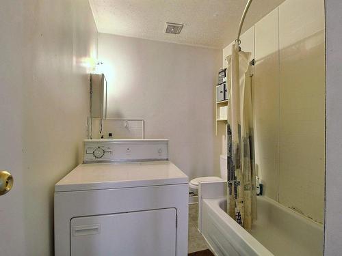 Salle de bains - 361  - 361B 4E Avenue, Val-D'Or, QC - Indoor Photo Showing Laundry Room
