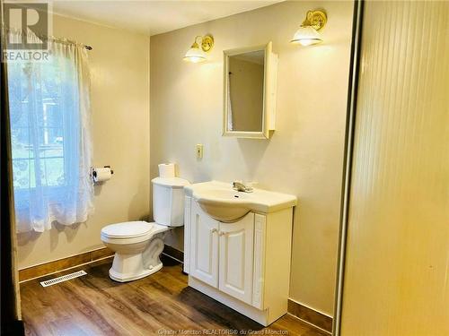 344 Woodlawn Rd, Fairfield, NB - Indoor Photo Showing Bathroom