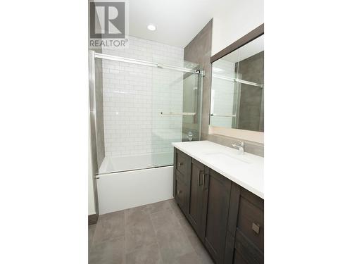 307 1087 6Th Avenue, Prince George, BC - Indoor Photo Showing Bathroom