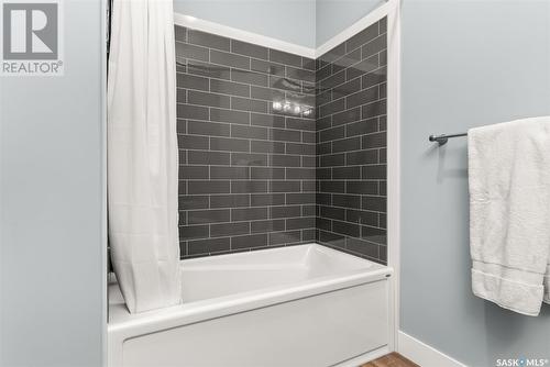 332 Mihr Bay, Sun Dale, SK - Indoor Photo Showing Bathroom