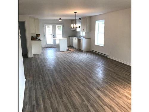 Autre - 120 Rue Church, Cowansville, QC - Indoor Photo Showing Living Room