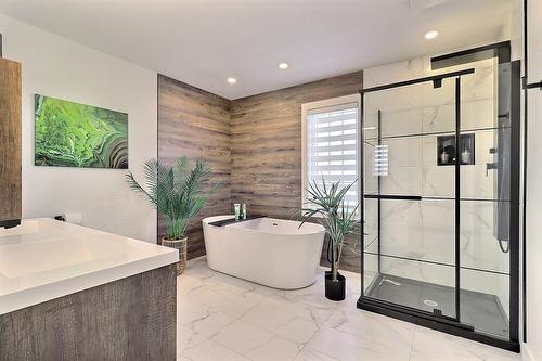 Salle de bains attenante Ã  la CCP - 925 Rue Des Tulipes, La Prairie, QC - Indoor Photo Showing Bathroom