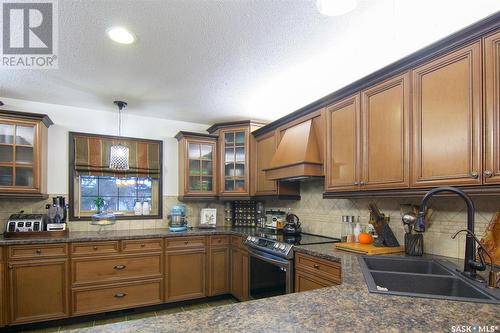 114 Taylor Avenue, Springside, SK - Indoor Photo Showing Kitchen With Double Sink