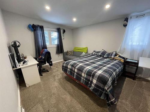 181 Whyte Avenue, Dryden, ON - Indoor Photo Showing Bedroom
