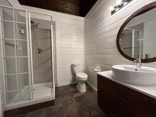 1230 Olde Shambles Road, Fort Frances, ON - Indoor Photo Showing Bathroom