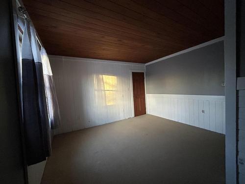1230 Olde Shambles Road, Fort Frances, ON - Indoor Photo Showing Other Room