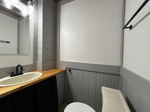 1230 Olde Shambles Road, Fort Frances, ON - Indoor Photo Showing Bathroom