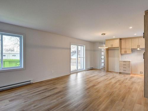 Overall view - 569 29E Avenue Du Domaine, Sainte-Marthe-Sur-Le-Lac, QC - Indoor Photo Showing Kitchen