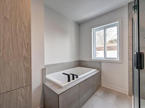 Bathroom - 569 29E Avenue Du Domaine, Sainte-Marthe-Sur-Le-Lac, QC - Indoor Photo Showing Bathroom