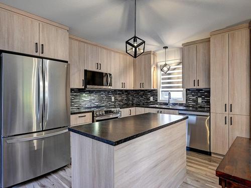 Kitchen - 569 29E Avenue Du Domaine, Sainte-Marthe-Sur-Le-Lac, QC - Indoor Photo Showing Kitchen