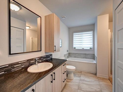 Bathroom - 569 29E Avenue Du Domaine, Sainte-Marthe-Sur-Le-Lac, QC - Indoor Photo Showing Bathroom