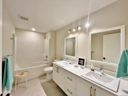 163 Neva Rd, Lake Cowichan, BC - Indoor Photo Showing Bathroom