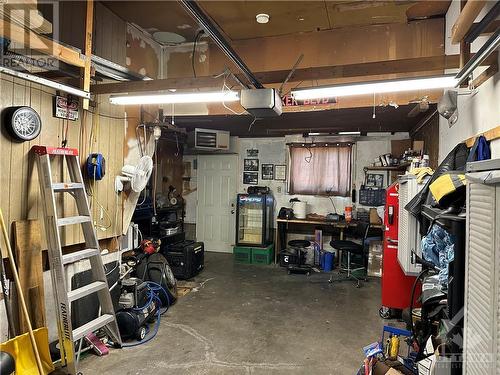 Garage main floor unit - 2742 Page Road, Ottawa, ON - Indoor Photo Showing Garage
