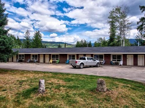 734 Clearwater Village Rd, Clearwater, BC 