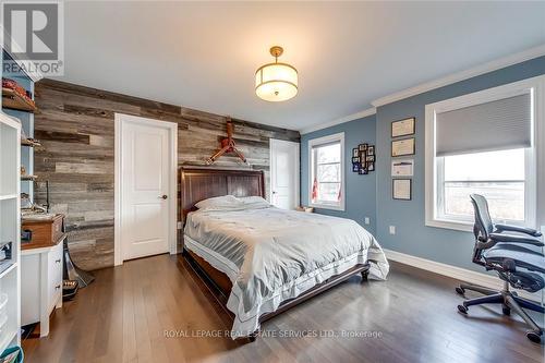 43 Third Rd E, Hamilton, ON - Indoor Photo Showing Bedroom