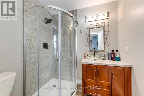 43 Third Rd E, Hamilton, ON - Indoor Photo Showing Bathroom