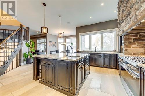 43 Third Rd E, Hamilton, ON - Indoor Photo Showing Kitchen With Upgraded Kitchen