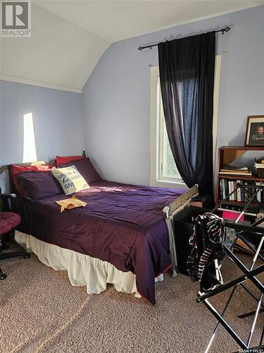 428 Fairford Street E, Moose Jaw, SK - Indoor Photo Showing Bedroom