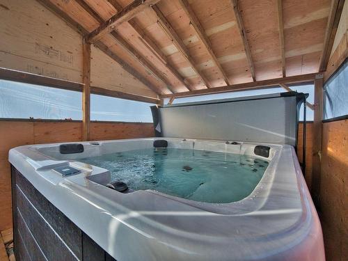 Hot tub - 901 Ch. De La Source, Lantier, QC - Indoor Photo Showing Other Room