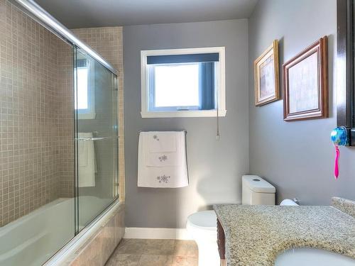 Bathroom - 163 25E Rue E., Venise-En-Québec, QC - Indoor Photo Showing Bathroom