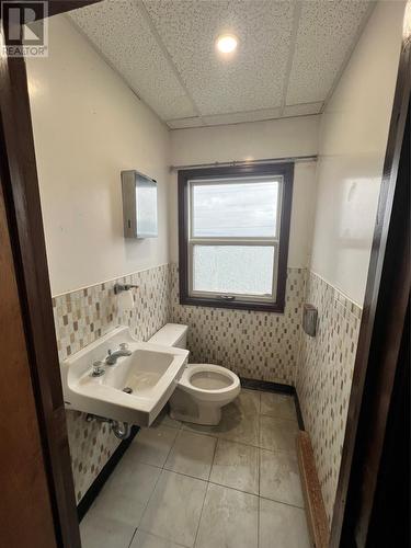 109 Conception Bay Highway, Clarkes Beach, NL - Indoor Photo Showing Bathroom