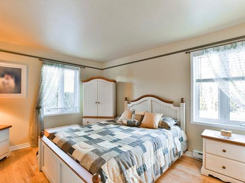 Chambre Ã  coucher principale - 256 Mtée Sanche, Rosemère, QC - Indoor Photo Showing Bedroom