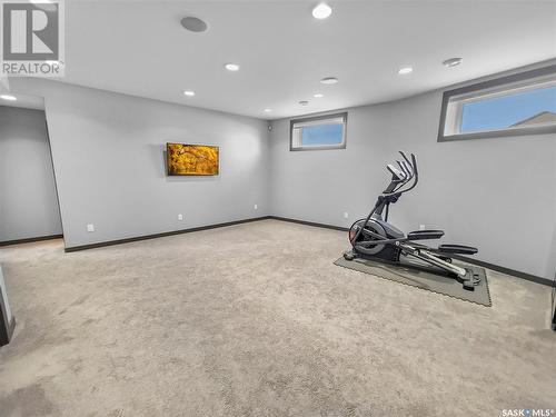 411 6Th Avenue W, Watrous, SK - Indoor Photo Showing Gym Room