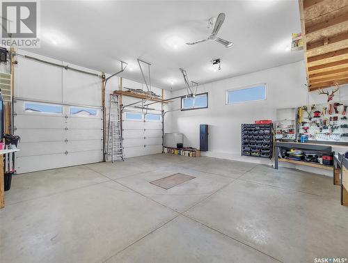 411 6Th Avenue W, Watrous, SK - Indoor Photo Showing Garage