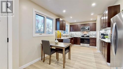 199 Church Drive, Regina, SK - Indoor Photo Showing Kitchen With Upgraded Kitchen