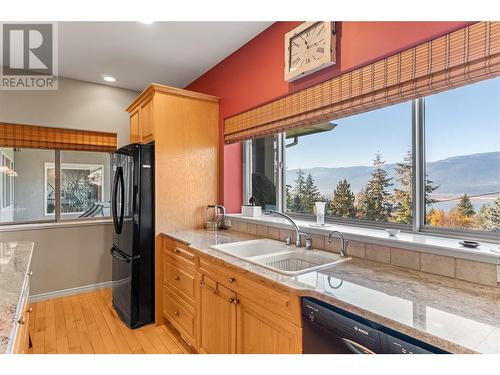2700 25 Street Ne, Salmon Arm, BC - Indoor Photo Showing Kitchen With Double Sink