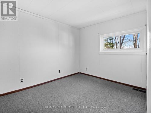 499 North Mill Street, Fort Erie, ON - Indoor Photo Showing Other Room
