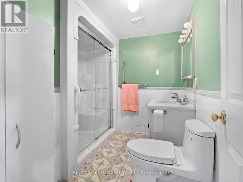 499 North Mill Street, Fort Erie, ON - Indoor Photo Showing Bathroom