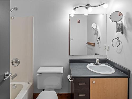 207-588 Pandora Ave, Victoria, BC - Indoor Photo Showing Bathroom