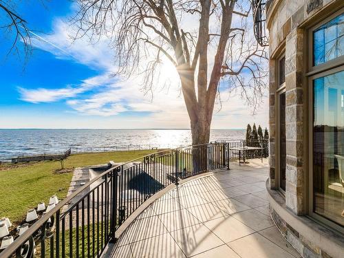 Balcony - 22 Rue Lakeshore, Beaconsfield, QC - Outdoor With Body Of Water With View