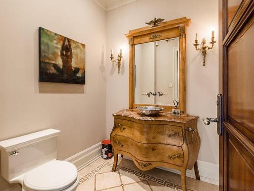 Powder room - 22 Rue Lakeshore, Beaconsfield, QC - Indoor Photo Showing Bathroom