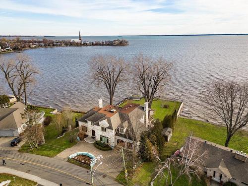 Aerial photo - 22 Rue Lakeshore, Beaconsfield, QC - Outdoor With Body Of Water With View