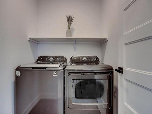 Laundry room - 1885 Rue Bellerive, Saint-Jean-Sur-Richelieu, QC - Indoor Photo Showing Laundry Room