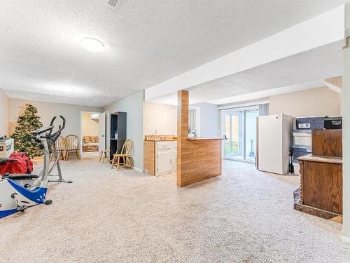 191 Cedar Crt, Logan Lake, BC - Indoor Photo Showing Gym Room