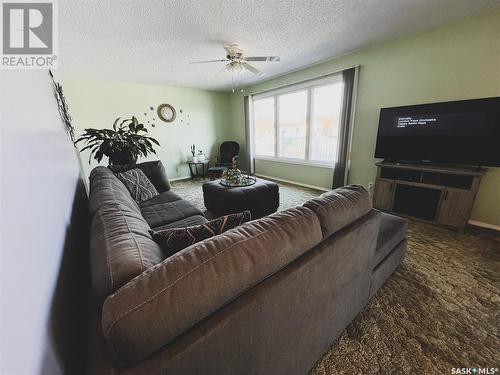 500 Reed Street, Morse, SK - Indoor Photo Showing Living Room