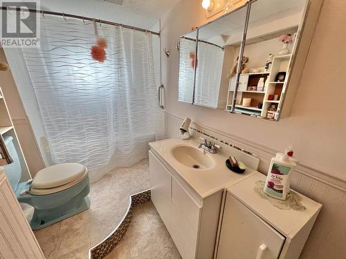 1082 Johnston Avenue, Quesnel, BC - Indoor Photo Showing Bathroom