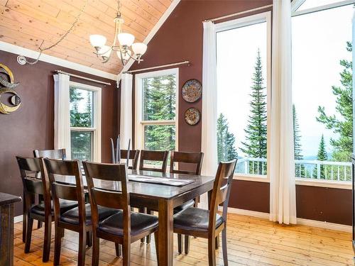 1-600 Monashee Road, Silver Star, BC - Indoor Photo Showing Dining Room