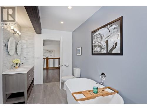 4879 Princeton Avenue, Peachland, BC - Indoor Photo Showing Bathroom