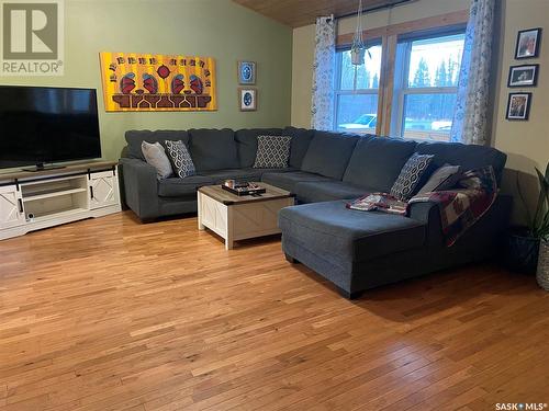 1511 Minayik Crescent, Lac La Ronge, SK - Indoor Photo Showing Living Room