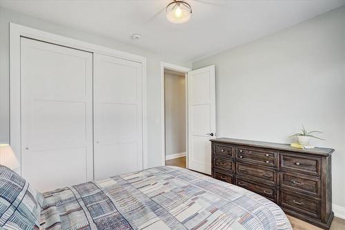 1080 Clyde Road, Cambridge, ON - Indoor Photo Showing Bedroom