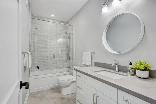 1080 Clyde Road, Cambridge, ON - Indoor Photo Showing Bathroom
