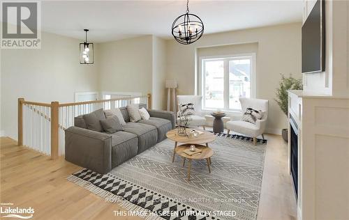 19 Gordon Cres, Meaford, ON - Indoor Photo Showing Living Room